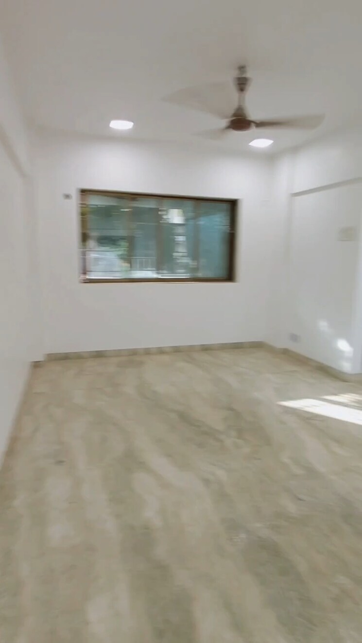 Room, santacruz west Commercial Office Space 900 Sq.Ft. In Santacruz West Mumbai 9631313