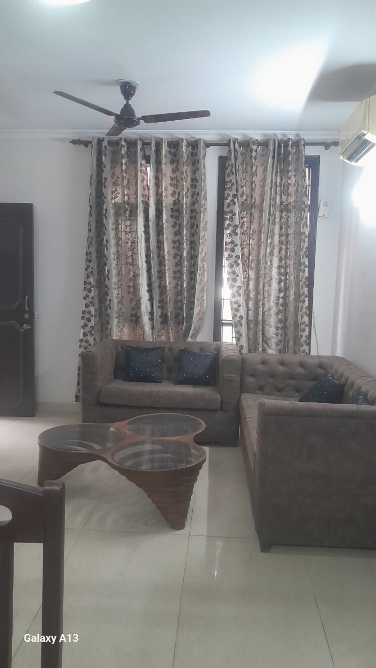Living Room, unitech-south-city-ii 3 Bedroom 1600 Sq.Ft. Builder Floor In Sector 50 Gurgaon 9631330