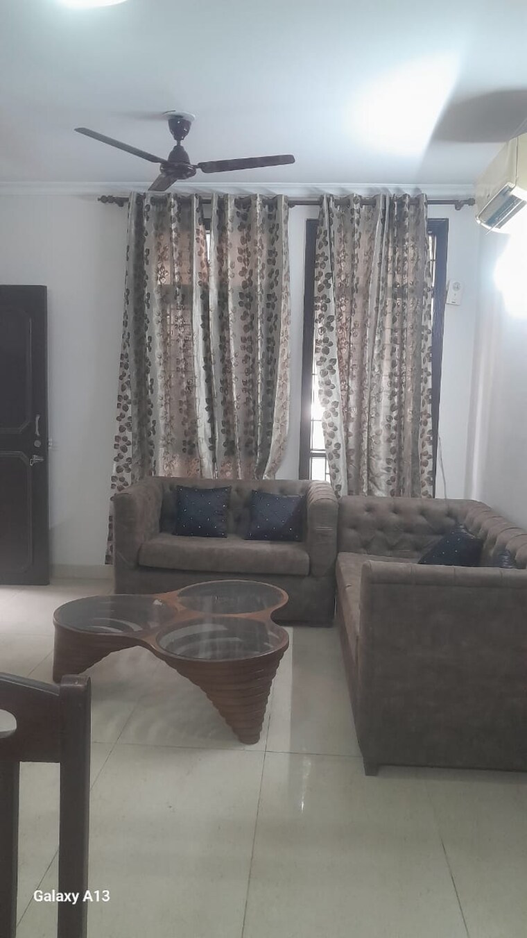 Living Room, unitech-south-city-ii 3 Bedroom 1600 Sq.Ft. Builder Floor In Sector 50 Gurgaon 9631330