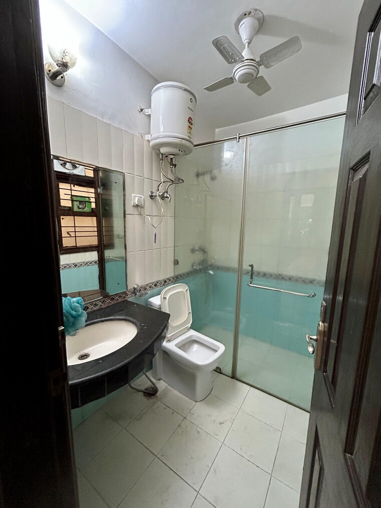 Bathroom, sector 49 3 Bedroom 1600 Sq.Ft. Builder Floor In Sector 49 Gurgaon 9631353