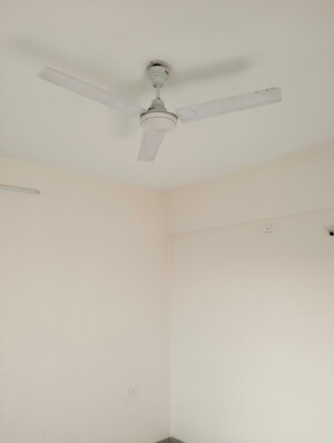 Room in 2 BHK Apartment at Dainamic Grandeur, Undri – for Sale