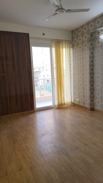 Room in 2 BHK Apartment at VIctoryone Amara, Sector 16 Greater Noida – for Sale