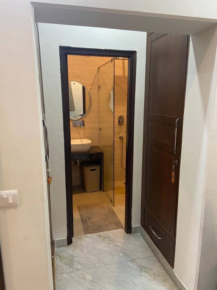 Other, freedom fighters enclave 3 Bedroom 1700 Sq.Ft. Apartment In Freedom Fighters Enclave Delhi 9631398