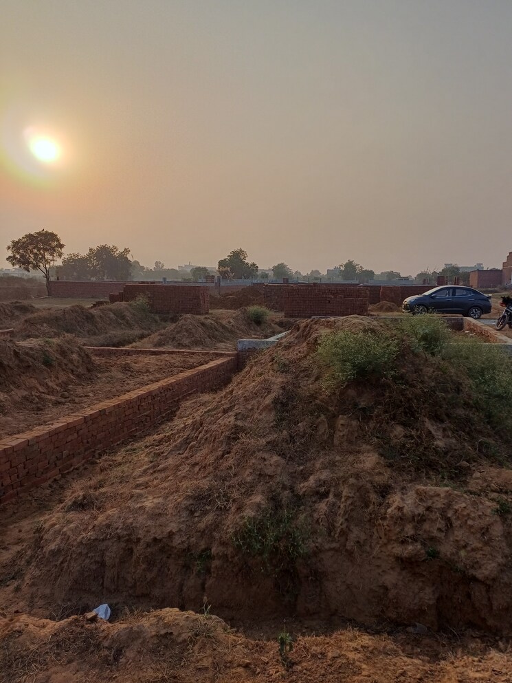 Garden, nacholi  60 Sq.Yd. Plot In Nacholi Faridabad 9631394