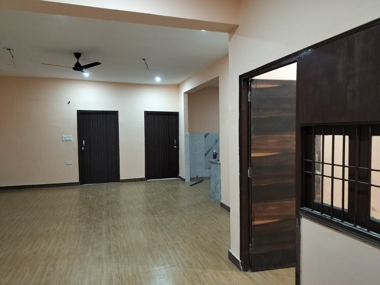 Room, rwa-apartments-sector-71 4 Bedroom 1850 Sq.Ft. Independent House In Sector 71 Noida 9631397