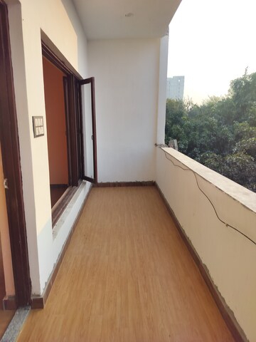 Balcony in 4 BHK Independent House at RWA Apartments Sector 71, Sector 71 – for Rent