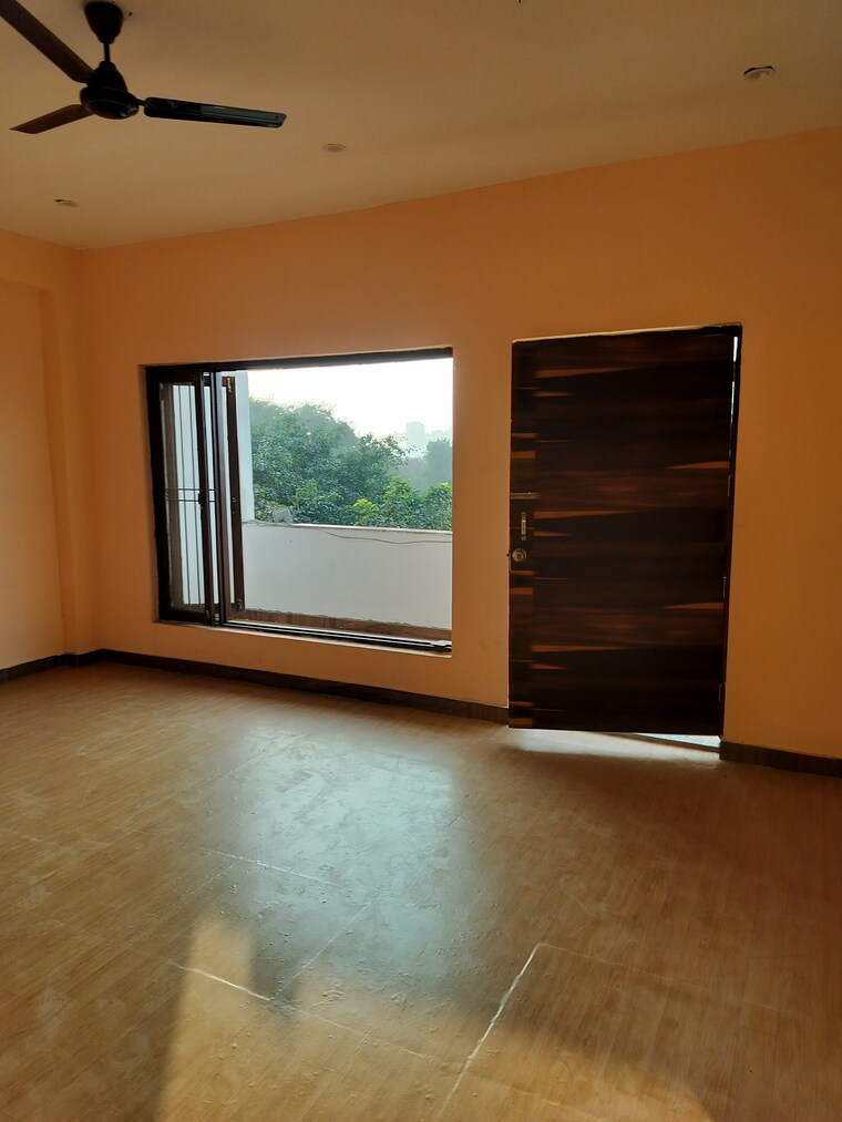 Room, rwa-apartments-sector-71 4 Bedroom 1850 Sq.Ft. Independent House In Sector 71 Noida 9631397