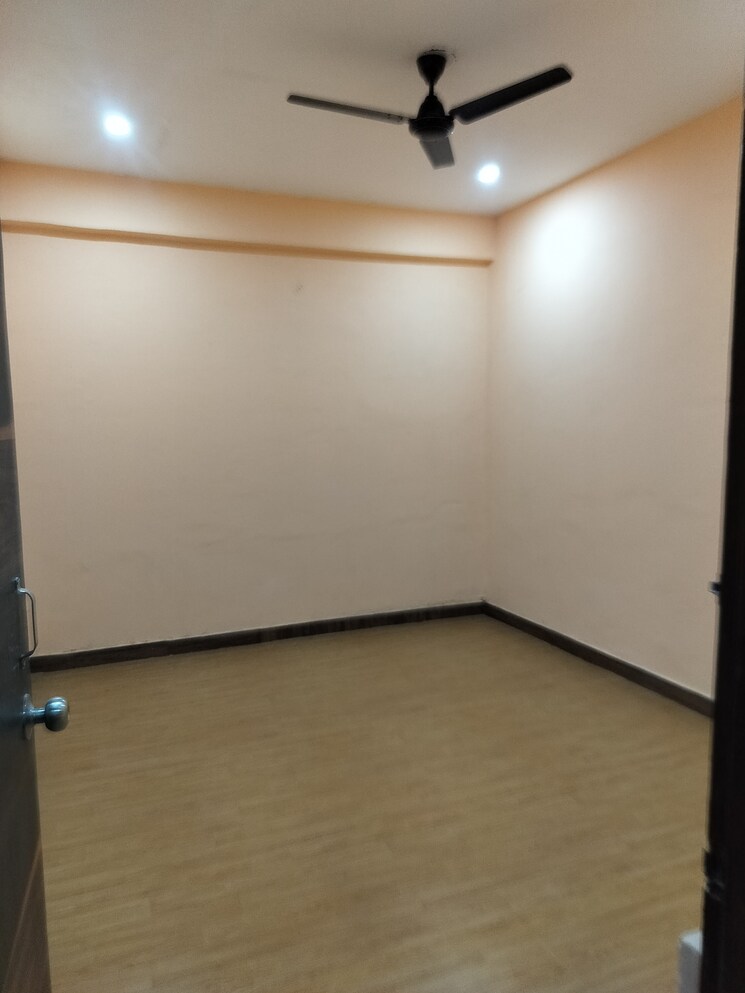 Room, rwa-apartments-sector-71 4 Bedroom 1850 Sq.Ft. Independent House In Sector 71 Noida 9631397