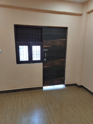 Room in 4 BHK Independent House at RWA Apartments Sector 71, Sector 71 – for Rent