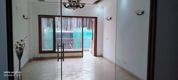 Room in 3 BHK Builder Floor at Green Park – for Rent
