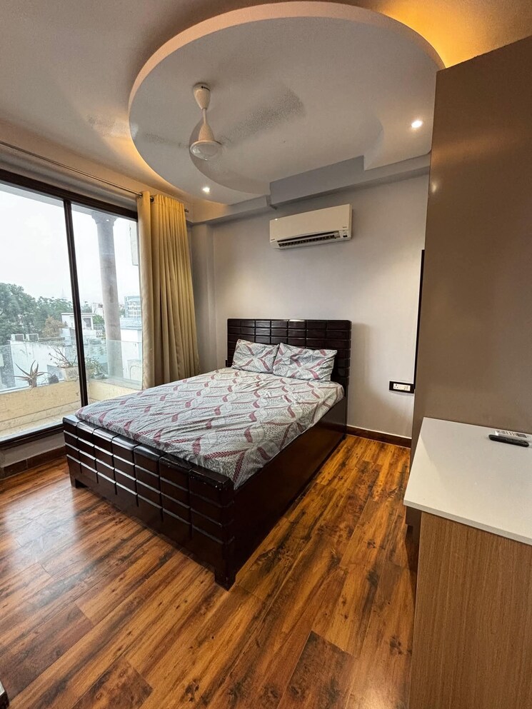 Bedroom, paryavaran complex 3 Bedroom 1600 Sq.Ft. Apartment In Paryavaran Complex Delhi 9631408