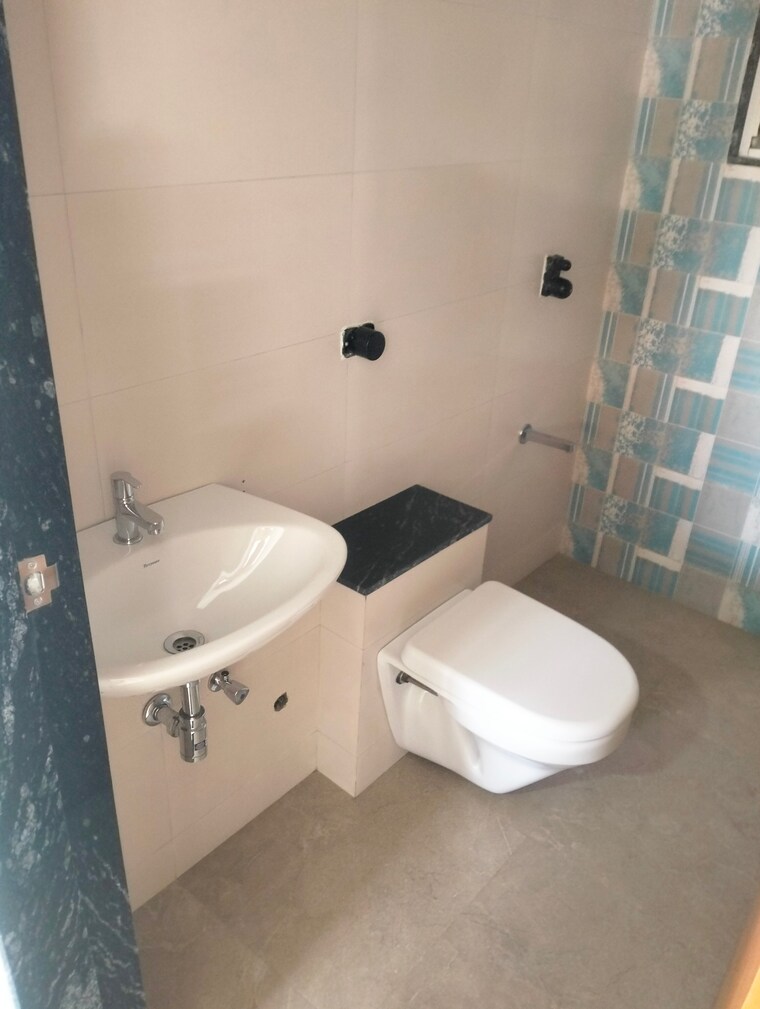 Bathroom, sharada-oxford-classic 3.5 Bedroom 3600 Sq.Ft. Villa In Wanowrie Pune 9631410