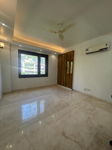 Room in 3 BHK Builder Floor at Safdarjung Enclave – for Rent