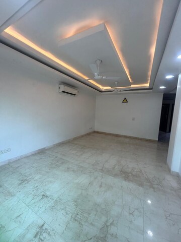 Room in 3 BHK Builder Floor at Safdarjung Enclave – for Rent
