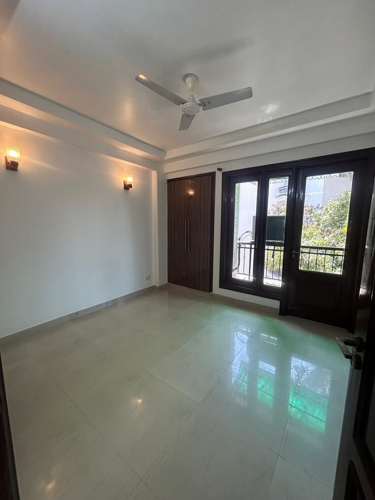 Room, safdarjung enclave 3 Bedroom 200 Sq.Yd. Builder Floor In Safdarjung Enclave Delhi 9631415
