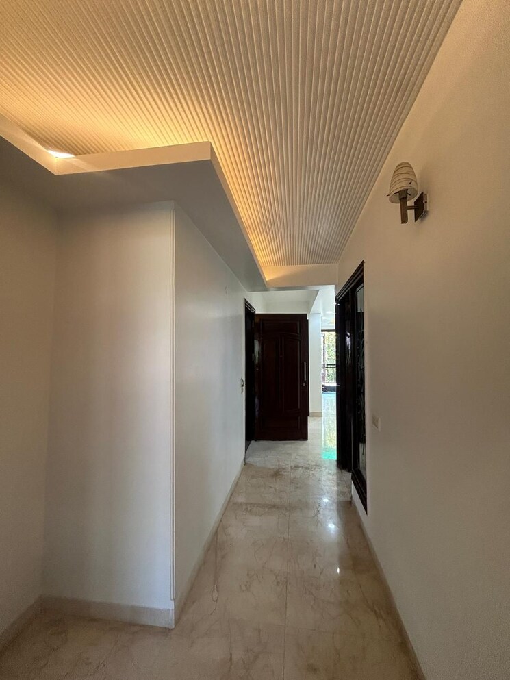 undefined, safdarjung enclave 3 Bedroom 200 Sq.Yd. Builder Floor In Safdarjung Enclave Delhi 9631415