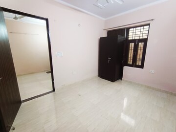 Room in 1 BHK Builder Floor at Saket – for Rent