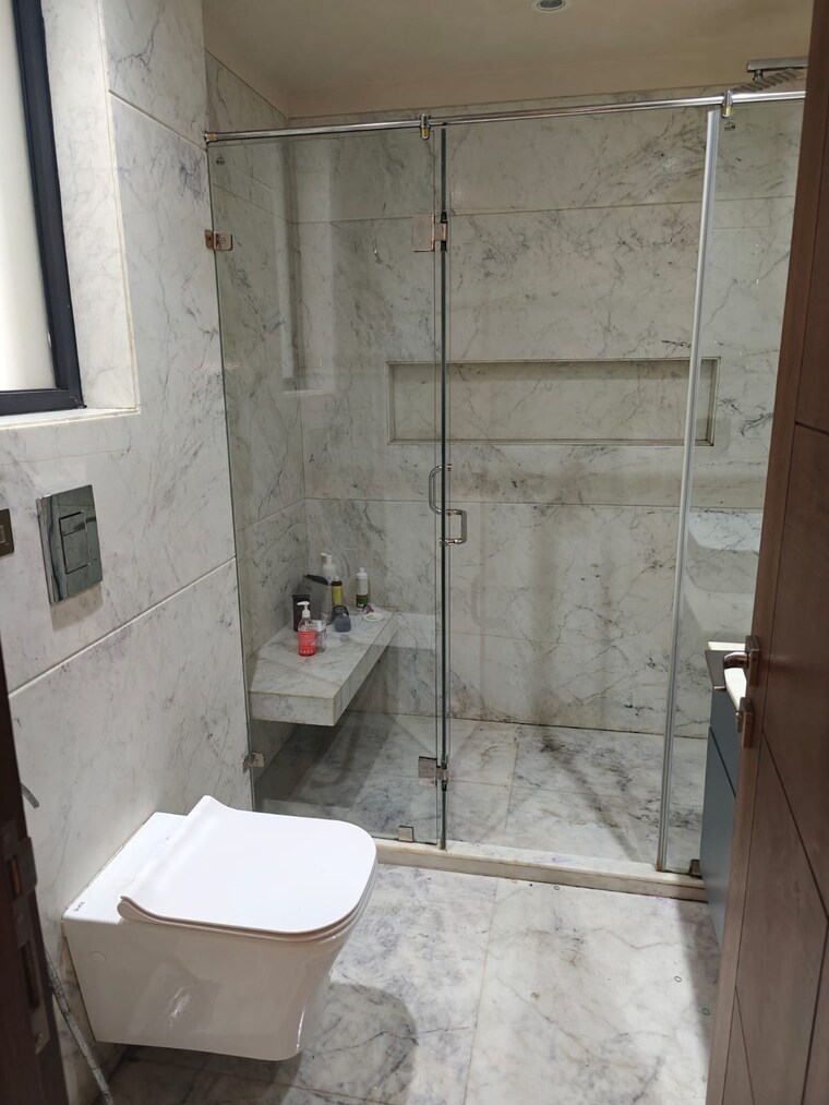 Bathroom, malviya nagar 3 Bedroom 200 Sq.Yd. Builder Floor In Malviya Nagar Delhi 9631440