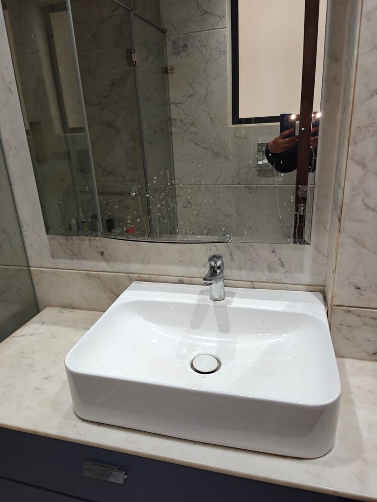 Bathroom, malviya nagar 3 Bedroom 200 Sq.Yd. Builder Floor In Malviya Nagar Delhi 9631440