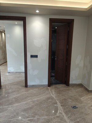 Room in 3 BHK Builder Floor at Malviya Nagar – for Rent