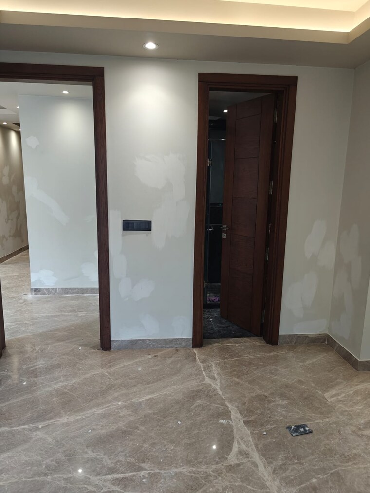 Room, malviya nagar 3 Bedroom 200 Sq.Yd. Builder Floor In Malviya Nagar Delhi 9631440