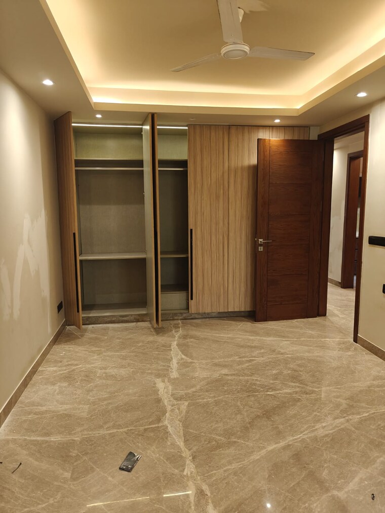 Room, malviya nagar 3 Bedroom 200 Sq.Yd. Builder Floor In Malviya Nagar Delhi 9631440