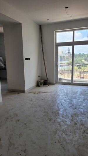 Room in 3 BHK Apartment at Goldwins – for Sale