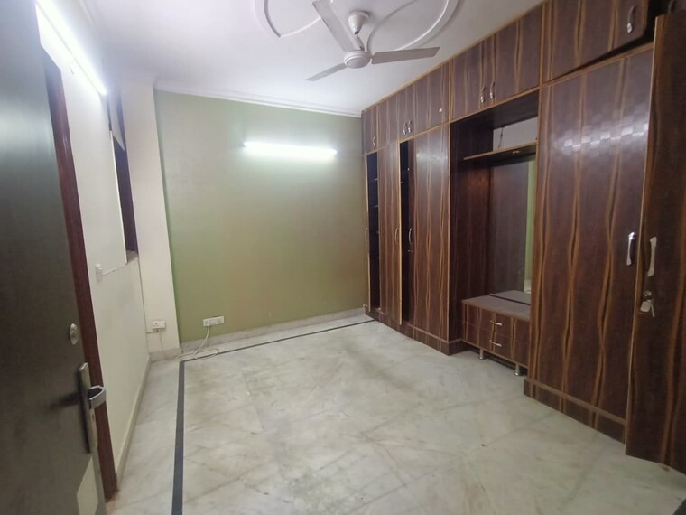 Room, east-of-kailash-block-b-rwa 3 Bedroom 125 Sq.Yd. Builder Floor In East Of Kailash Delhi 9631428
