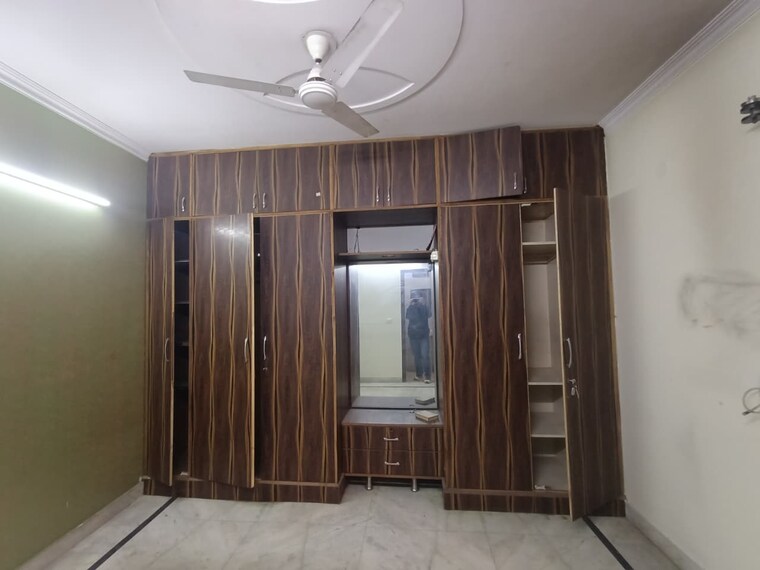 Room, east-of-kailash-block-b-rwa 3 Bedroom 125 Sq.Yd. Builder Floor In East Of Kailash Delhi 9631428