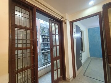 Room in 3 BHK Builder Floor at East of Kailash Block-B RWA, East Of Kailash – for Rent