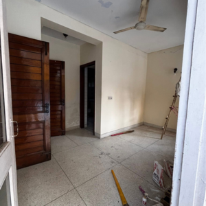 Room in 1 BHK Builder Floor at Saket – for Rent