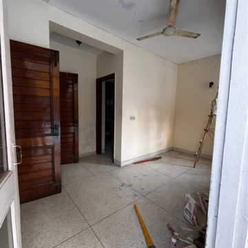 Room in 1 BHK Builder Floor at Saket – for Rent