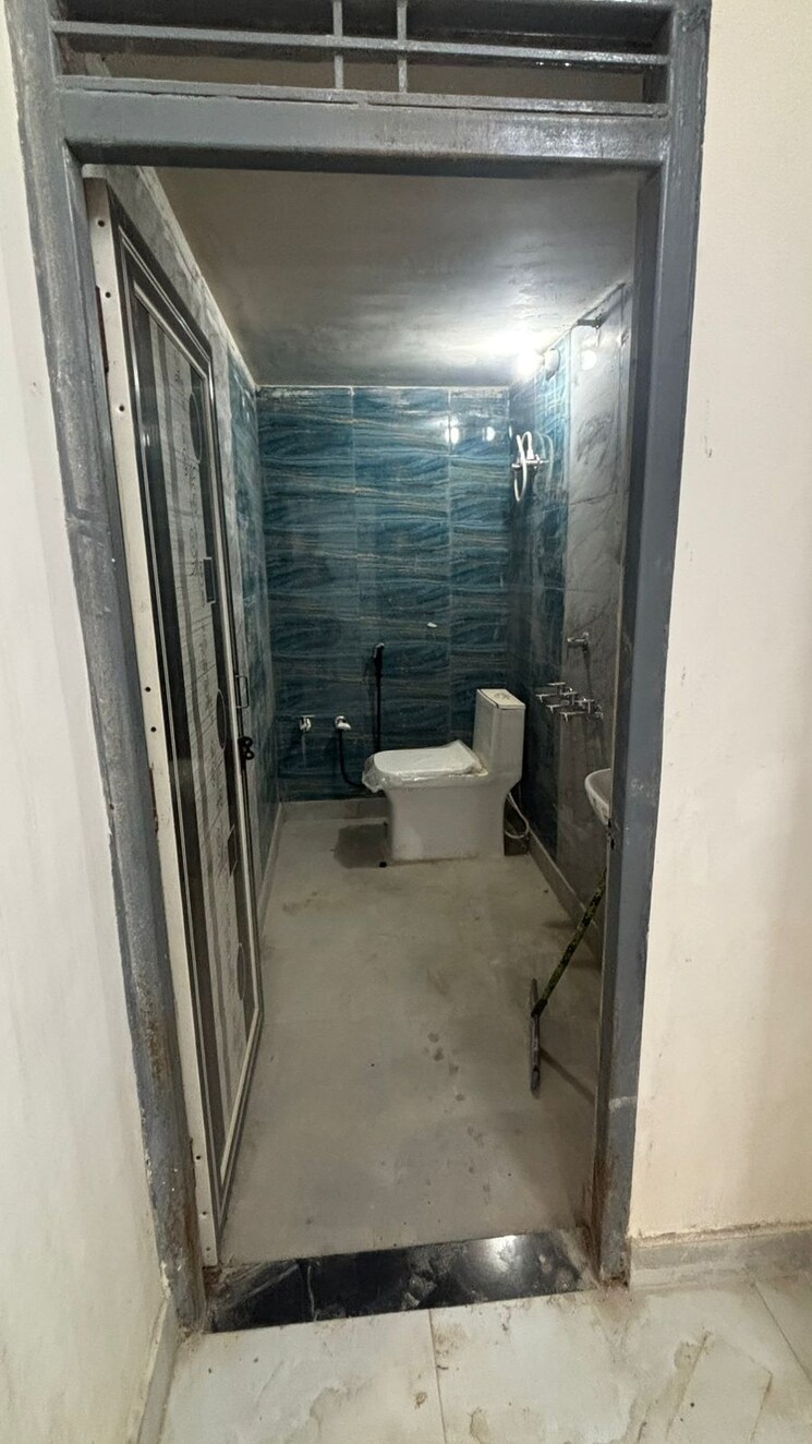 Bathroom, amrapali-leisure-valley 3 Bedroom 1825 Sq.Ft. Villa In Tech Zone 4 Greater Noida Greater Noida 9631446