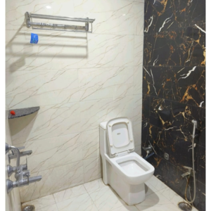 Bathroom in 4 BHK Independent House at Gomti Nagar – for Rent