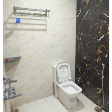 Bathroom in 4 BHK Independent House at Gomti Nagar – for Rent