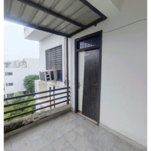 Room in 4 BHK Independent House at Gomti Nagar – for Rent