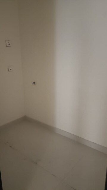 Room in 2.5 BHK Apartment at Ram Laxmi Niwas, Khar West – for Sale