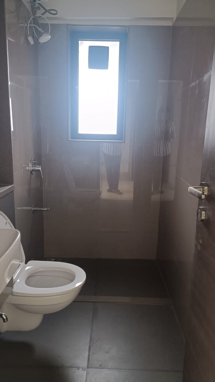 Bathroom, ram-laxmi-niwas 2.5 Bedroom 925 Sq.Ft. Apartment In Khar West Mumbai 9631481