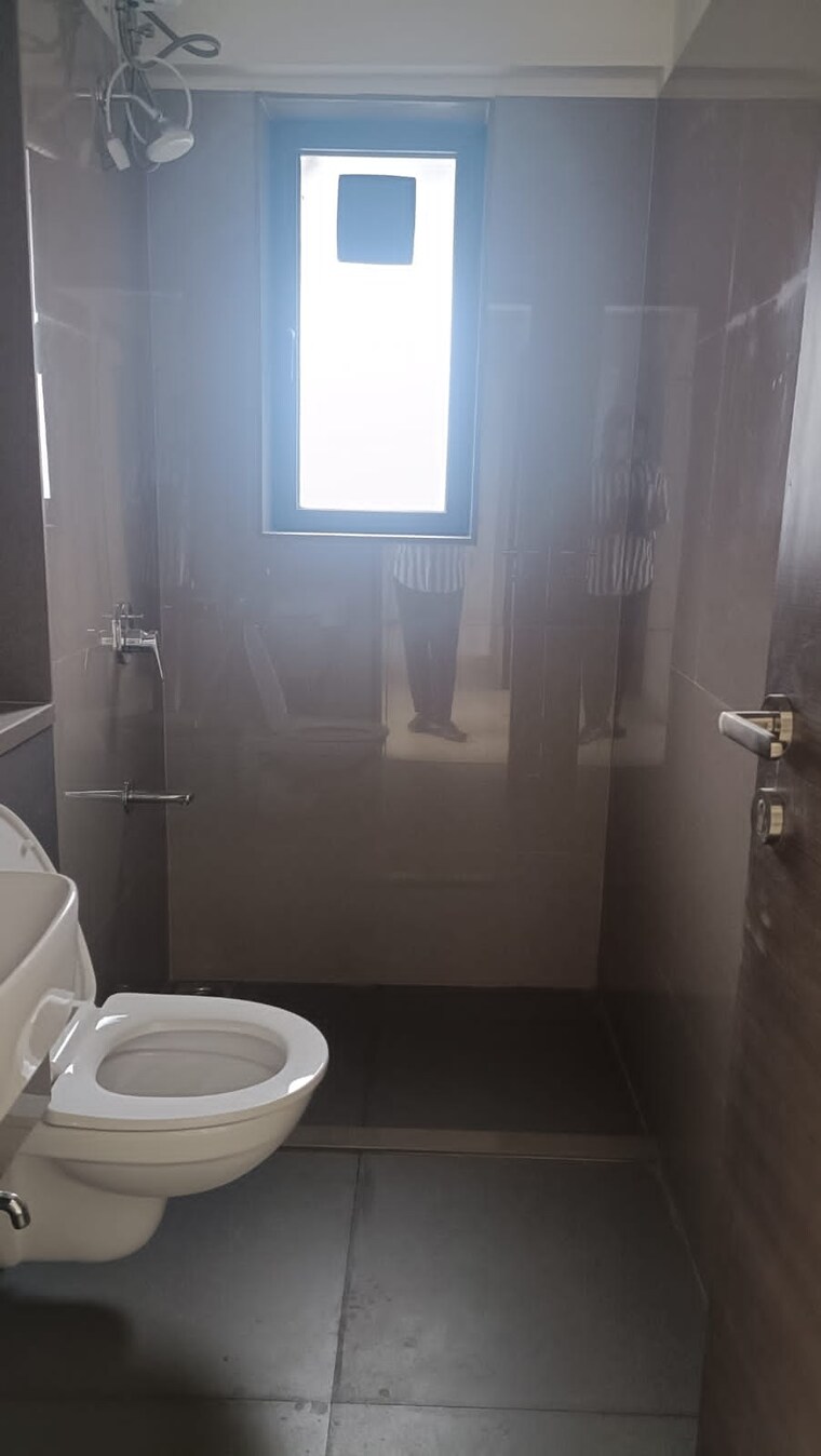 Bathroom, ram-laxmi-niwas 2.5 Bedroom 925 Sq.Ft. Apartment In Khar West Mumbai 9631481