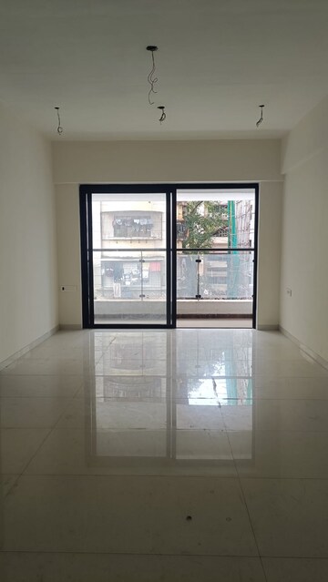 Room in 2.5 BHK Apartment at Ram Laxmi Niwas, Khar West – for Sale