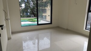 Room in 2.5 BHK Apartment at Ram Laxmi Niwas, Khar West – for Sale