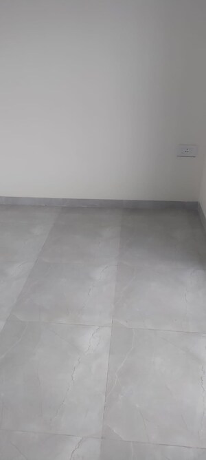 Room in 1 BHK Apartment at Earth Vintage, Dadar West – for Rent