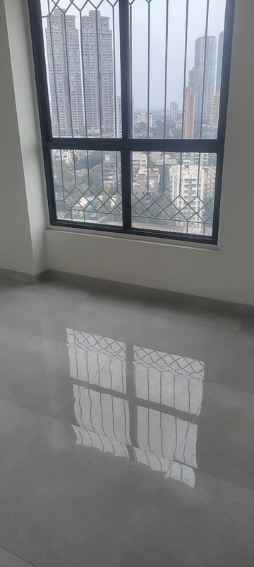 Room in 1 BHK Apartment at Earth Vintage, Dadar West – for Rent