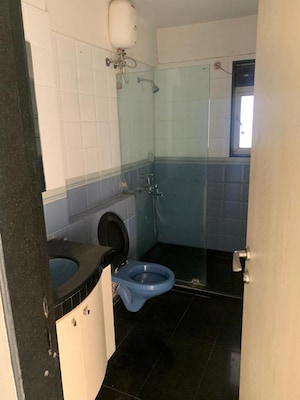 Team Area in 3 BHK Apartment at Khar West – for Sale