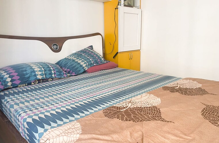 Bedroom, thane west Pg For Boys In Thane West 9631523