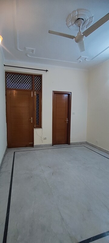 3 BHK Builder Floor For Rent in Sector 37