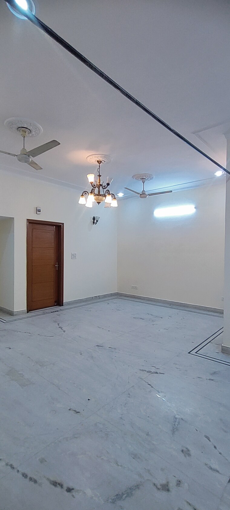 Room, sector 37 3 Bedroom 2250 Sq.Ft. Builder Floor In Sector 37 Faridabad 9631532
