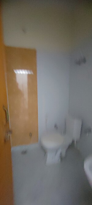 Room in 3 BHK Builder Floor at Sector 37 – for Rent