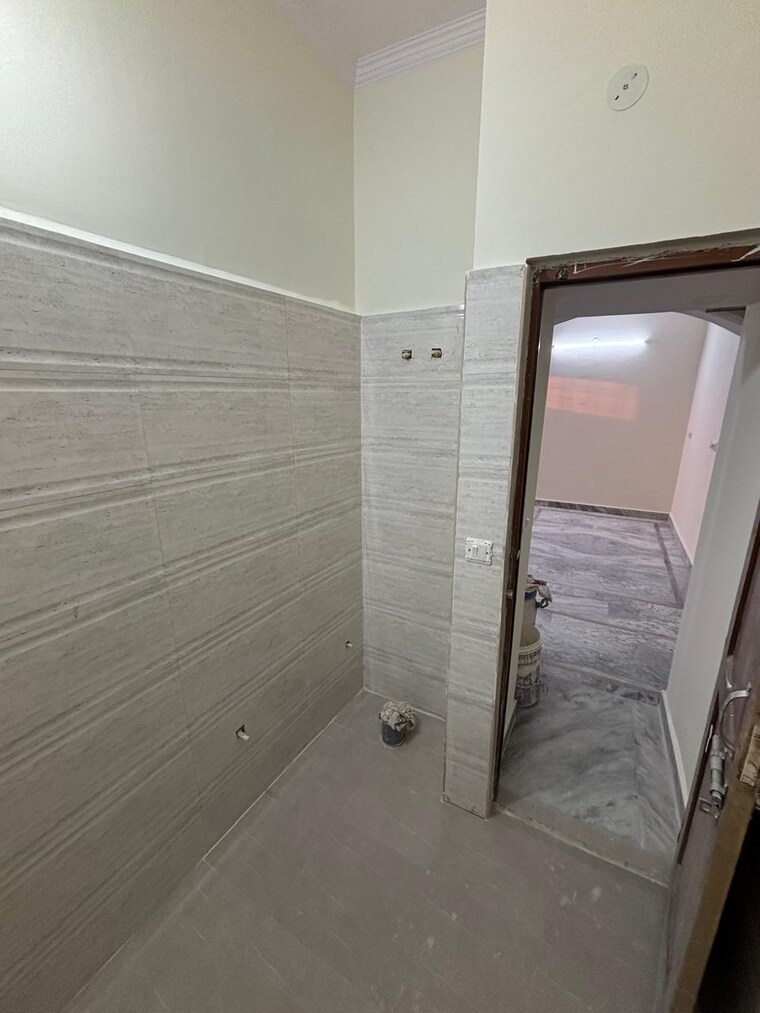 Bathroom, sector 23 2 Bedroom 1200 Sq.Ft. Builder Floor In Sector 23 Gurgaon 9631560