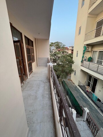 Balcony in 2 BHK Builder Floor at Sector 23 – for Rent